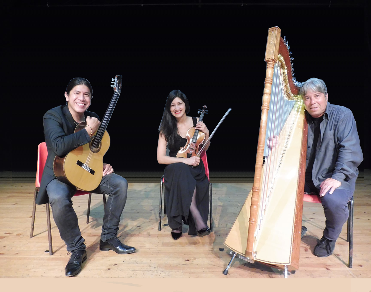 Orlando Rojas (Guitare), Andrea Gonzalez (Violon) et Ismael Ledesma (Harpe paraguayenne)